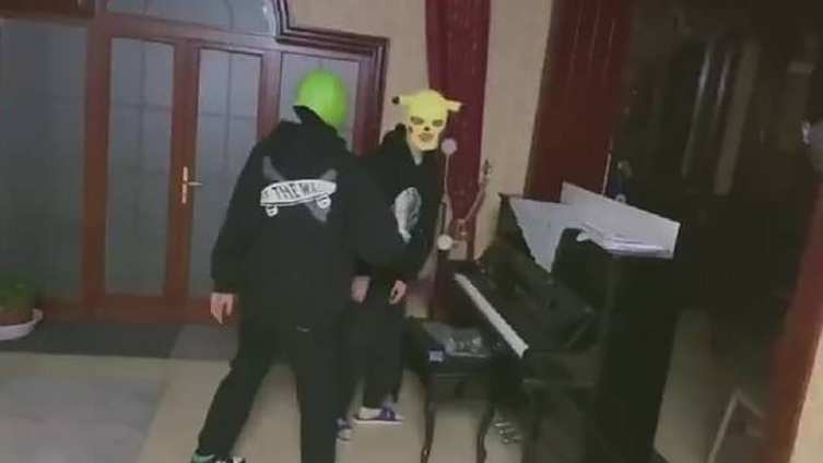 必须提名刘耀文,戴胖头鱼头套简直不要太沙雕,老欢乐喜剧人了